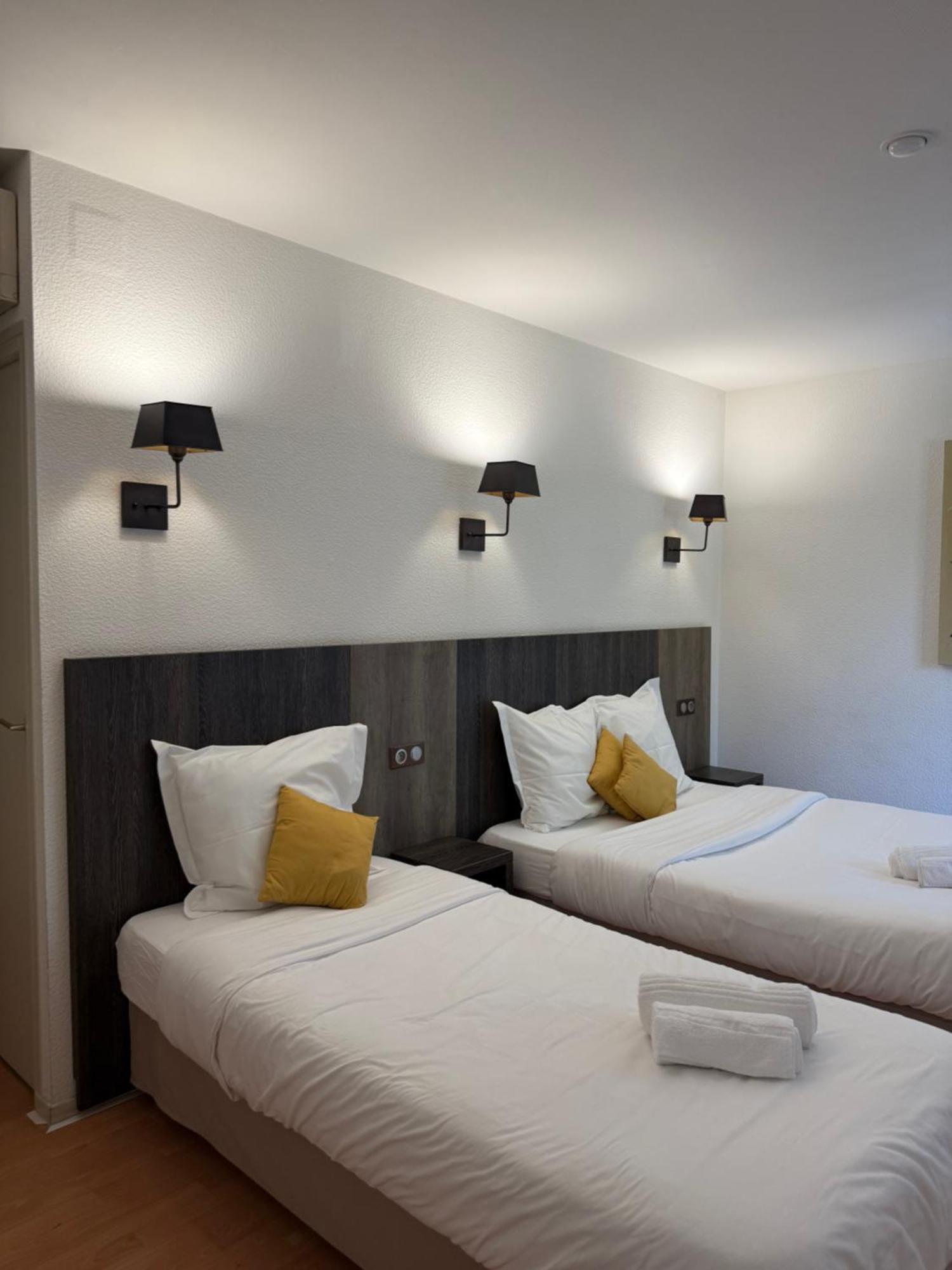 Le Victor Hugo - Hotel Et Restaurant - Logis Hotels Saint-Cere Luaran gambar