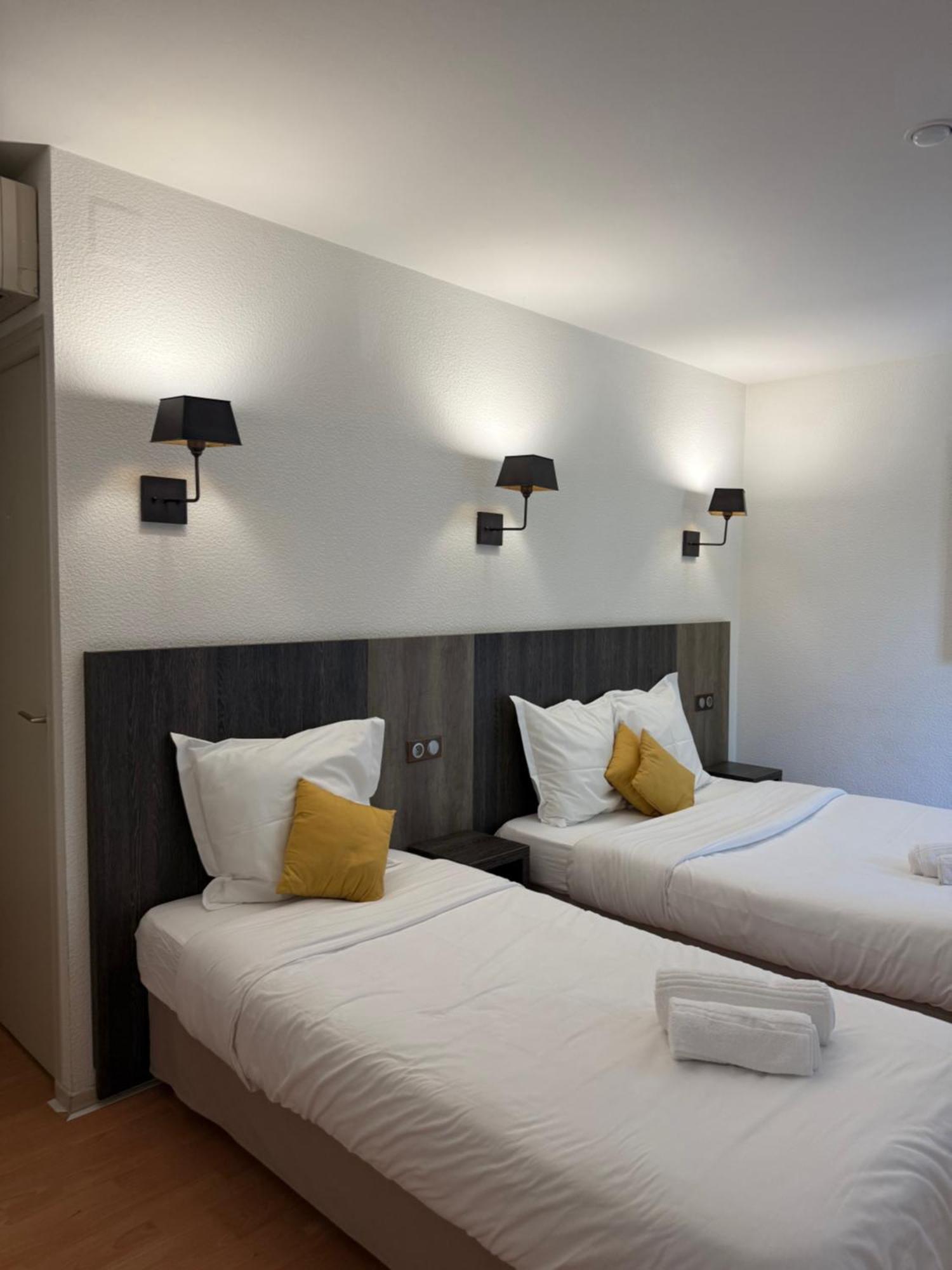 Le Victor Hugo - Hotel Et Restaurant - Logis Hotels Saint-Cere Luaran gambar