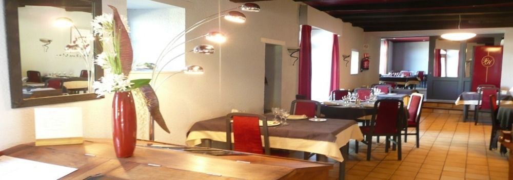 Le Victor Hugo - Hotel Et Restaurant - Logis Hotels Saint-Cere Luaran gambar