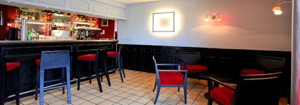 Le Victor Hugo - Hotel Et Restaurant - Logis Hotels Saint-Cere Luaran gambar