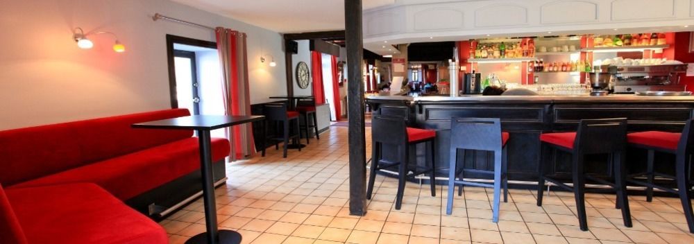 Le Victor Hugo - Hotel Et Restaurant - Logis Hotels Saint-Cere Luaran gambar