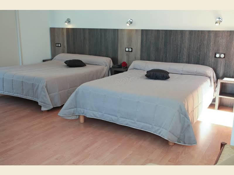 Le Victor Hugo - Hotel Et Restaurant - Logis Hotels Saint-Cere Luaran gambar